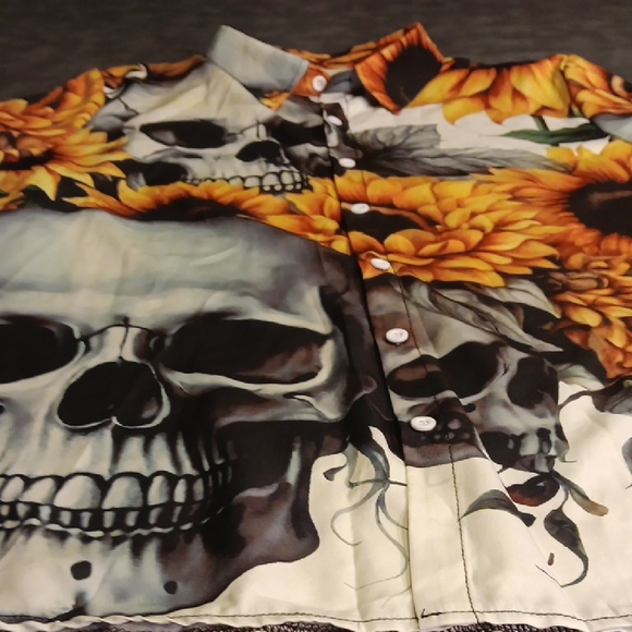 Bold Skull Sunflower Button Up Hawaiian Style Shirt - Picture 5 of 9